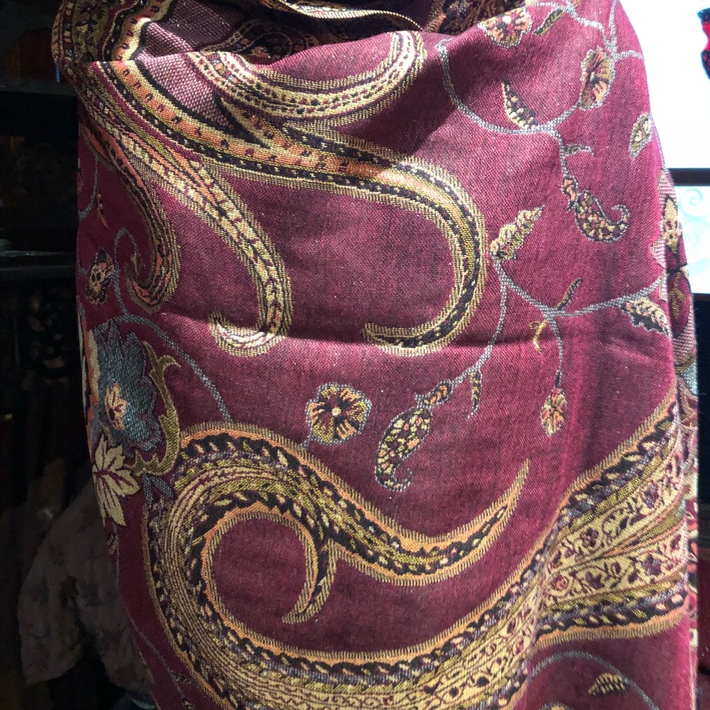 Vintage styled Paisley Pashmina Shawl.